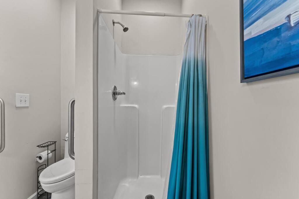 Holiday home Shells And Bells Ocean Paradise - Sleeps 24, 2 Private Pools *