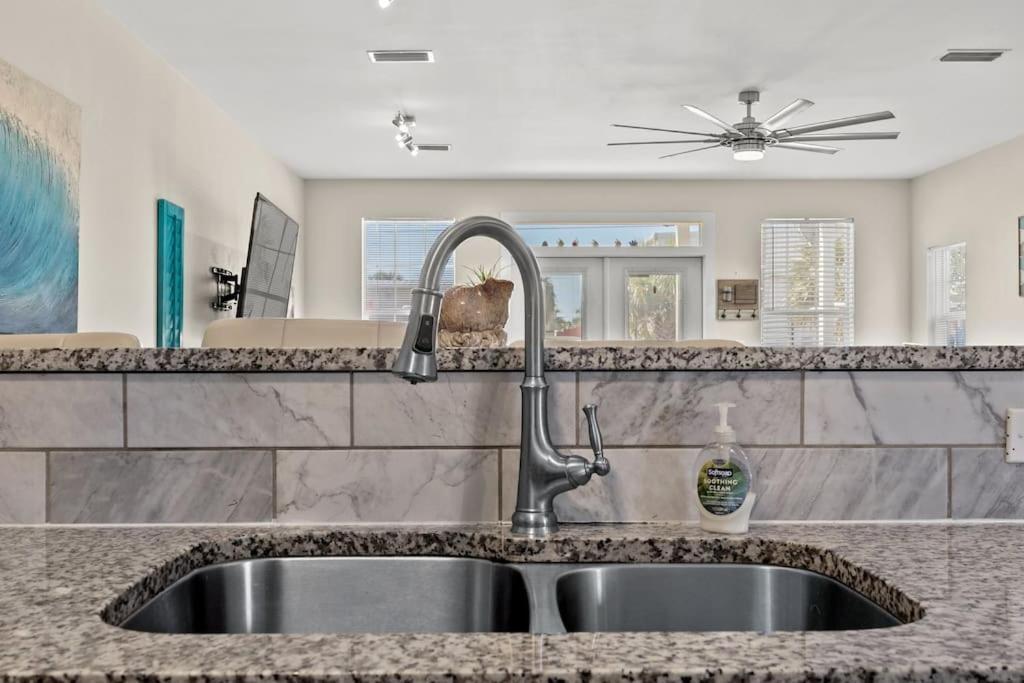Shells And Bells Ocean Paradise - Sleeps 24, 2 Private Pools *