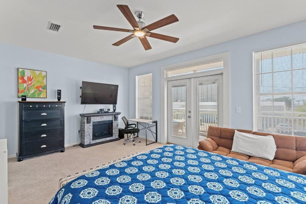 Holiday home Shells And Bells Ocean Paradise - Sleeps 24, 2 Private Pools *